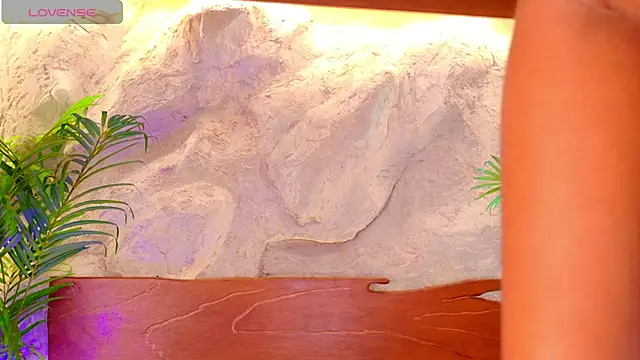 alisonn moon online show from April 2026 10:05:02 PM