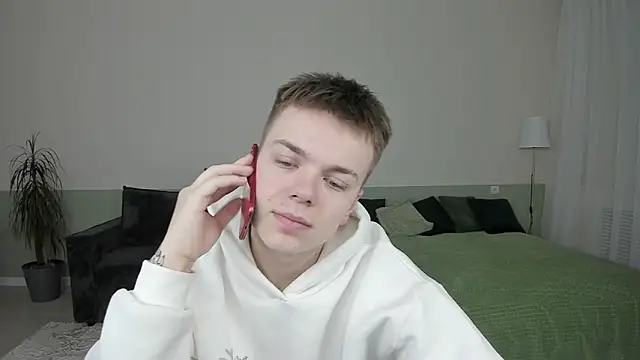 Snapshot of Mallfoyy chatting on May 2026 02:45:01 PM Mallfoyy online show from May 2026 02:45:01 PM