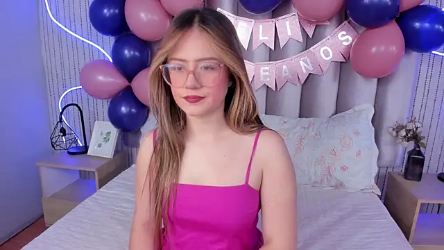Snapshot of SamanthaPeachss chatting on September 2025 12:28:02 PM SamanthaPeachss online show from September 2025 12:28:02 PM