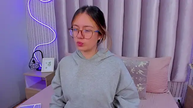 Snapshot of SamanthaPeachss chatting on November 2025 11:51:02 AM SamanthaPeachss online show from November 2025 11:51:02 AM