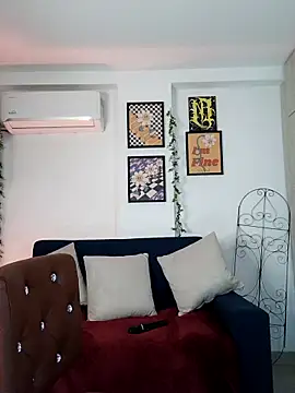 Snapshot of mishelkrave_ chatting on October 2025 01:25:01 AM mishelkrave online show from October 2025 01:25:01 AM