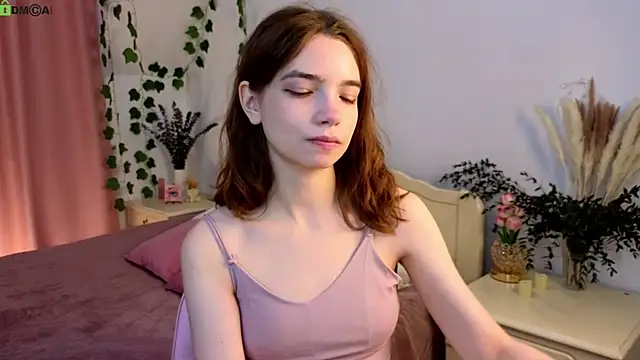 Snapshot of Evi_Brook chatting on December 2025 01:52:02 PM Evi Brook online show from December 2025 01:52:02 PM