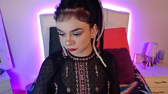 elapetitie online show from November 2025 06:56:01 AM