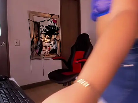 Snapshot of karol_dl chatting on October 2025 10:12:01 PM karol dl online show from October 2025 10:12:01 PM