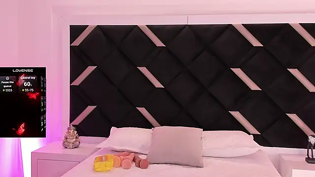 Snapshot of ValeskaZuev1 chatting on September 2025 06:54:01 PM ValeskaZuev1 online show from September 2025 06:54:01 PM