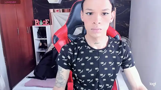 Snapshot of sara_slut21 chatting on December 2024 04:20:01 PM sara slut21 online show from December 2024 04:20:01 PM