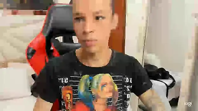 Snapshot of sara_slut21 chatting on December 2024 03:19:01 PM sara slut21 online show from December 2024 03:19:01 PM