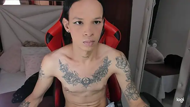 Snapshot of sara_slut21 chatting on December 2024 04:04:01 PM sara slut21 online show from December 2024 04:04:01 PM