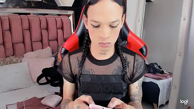 Snapshot of sara_slut21 chatting on January 2025 06:45:02 PM sara slut21 online show from January 2025 06:45:02 PM