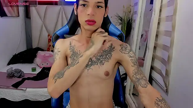 Snapshot of sara_slut21 chatting on February 2025 10:44:02 PM sara slut21 online show from February 2025 10:44:02 PM