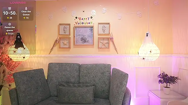 Snapshot of LoonaNyx chatting on October 2025 11:36:02 AM LoonaNyx online show from October 2025 11:36:02 AM