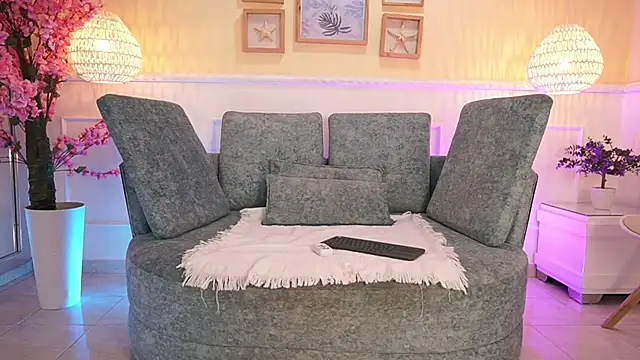 Snapshot of LoonaNyx chatting on November 2025 11:42:02 AM LoonaNyx online show from November 2025 11:42:02 AM