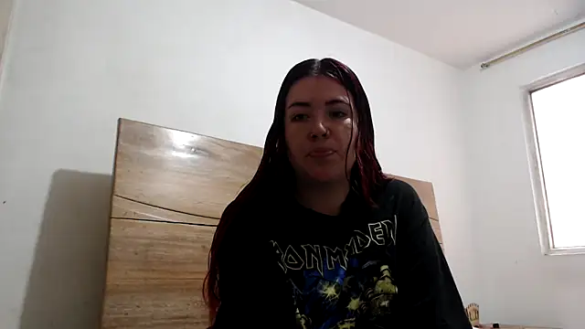 Snapshot of evilheart_69 chatting on November 2025 06:32:01 PM evilheart 69 online show from November 2025 06:32:01 PM