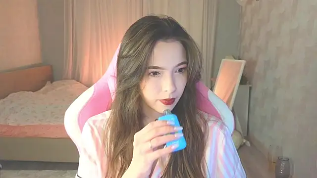 Snapshot of yuna_sunshy chatting on November 2025 11:13:01 PM yuna sunshy online show from November 2025 11:13:01 PM