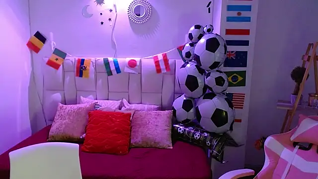 Snapshot of michel_rous_ chatting on July 2026 11:07:02 PM michel rous online show from July 2026 11:07:02 PM