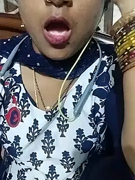 Snapshot of Varsha21 chatting on September 2025 10:15:01 AM Varsha21 online show from September 2025 10:15:01 AM