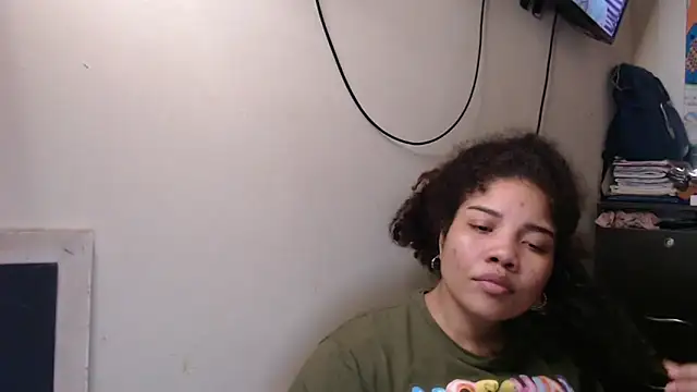 Snapshot of madelene chatting on December 2024 09:52:02 PM madelene online show from December 2024 09:52:02 PM