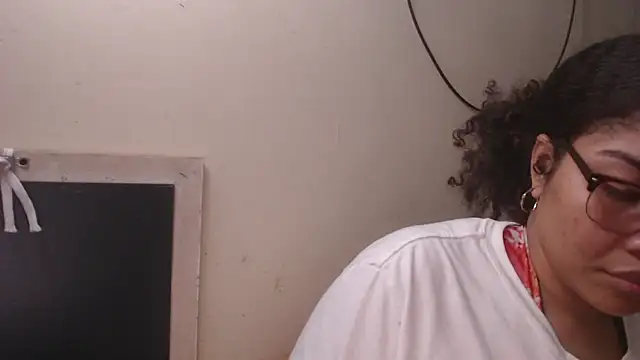 Snapshot of madelene chatting on January 2025 11:13:02 PM madelene online show from January 2025 11:13:02 PM