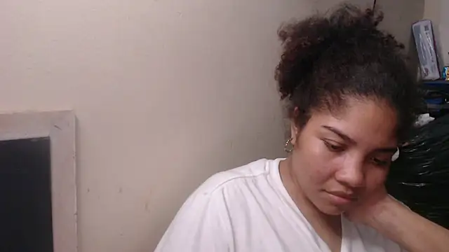 Snapshot of madelene chatting on March 2025 04:30:02 AM madelene online show from March 2025 04:30:02 AM