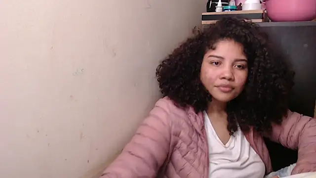 Snapshot of madelene chatting on September 2025 02:48:01 AM madelene online show from September 2025 02:48:01 AM