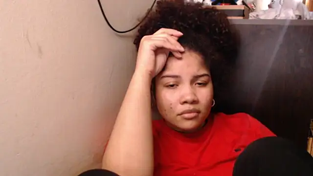 Snapshot of madelene chatting on November 2025 01:16:02 AM madelene online show from November 2025 01:16:02 AM