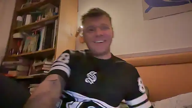 Snapshot of monster_d_2025 chatting on October 2025 12:30:01 AM monster d 2025 online show from October 2025 12:30:01 AM