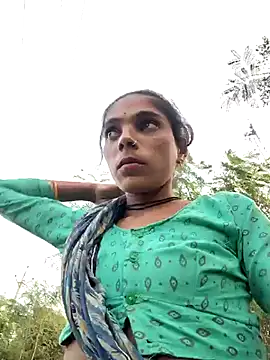 Snapshot of Sonam_mehta chatting on November 2025 11:33:01 AM Sonam mehta online show from November 2025 11:33:01 AM