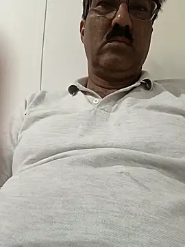 Snapshot of moonflower25 chatting on October 2025 06:43:01 AM moonflower25 online show from October 2025 06:43:01 AM