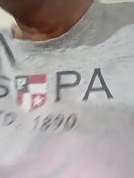 Snapshot of moonflower25 chatting on November 2025 08:12:01 AM moonflower25 online show from November 2025 08:12:01 AM