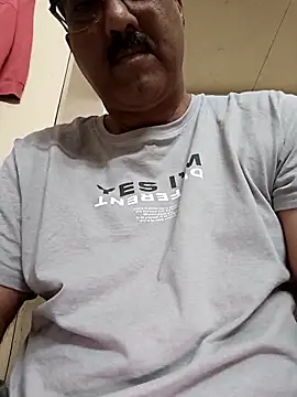 Snapshot of moonflower25 chatting on November 2025 10:26:02 AM moonflower25 online show from November 2025 10:26:02 AM