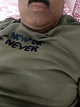 Snapshot of moonflower25 chatting on February 2026 04:27:02 PM moonflower25 online show from February 2026 04:27:02 PM