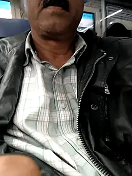 Snapshot of moonflower25 chatting on February 2026 05:06:02 PM moonflower25 online show from February 2026 05:06:02 PM