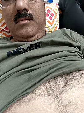 Snapshot of moonflower25 chatting on February 2026 02:27:01 AM moonflower25 online show from February 2026 02:27:01 AM