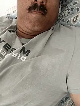 Snapshot of moonflower25 chatting on February 2026 05:44:02 PM moonflower25 online show from February 2026 05:44:02 PM