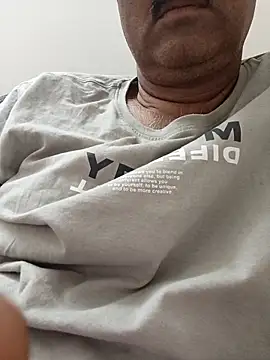 Snapshot of moonflower25 chatting on March 2026 03:45:02 AM moonflower25 online show from March 2026 03:45:02 AM