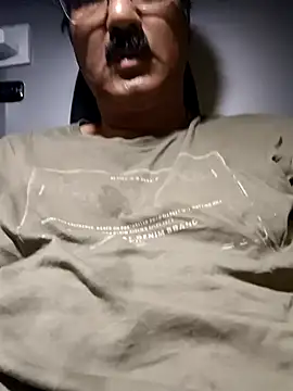 moonflower25 online show from May 2026 09:43:01 PM
