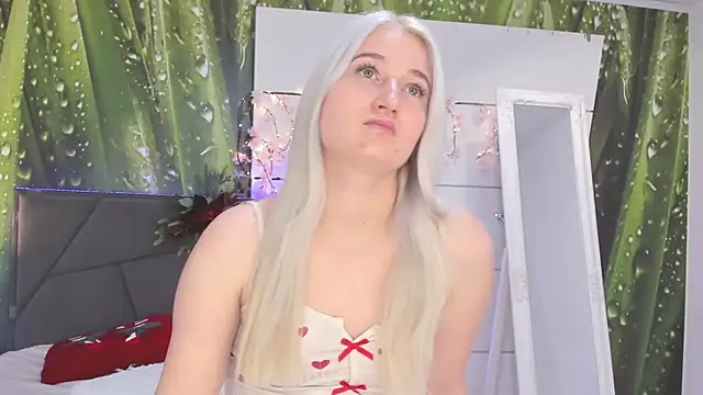 HollyTailors online show from January 2026 09:00:02 AM