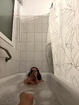 Emilia Mausi online show from January 2026 08:03:01 PM