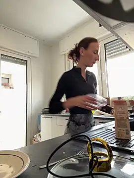 Emilia Mausi online show from March 2026 01:04:02 PM