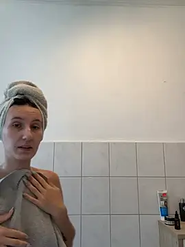 Emilia Mausi online show from May 2026 10:23:01 AM