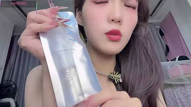 Yaya--728 online show from January 2026 12:42:01 PM