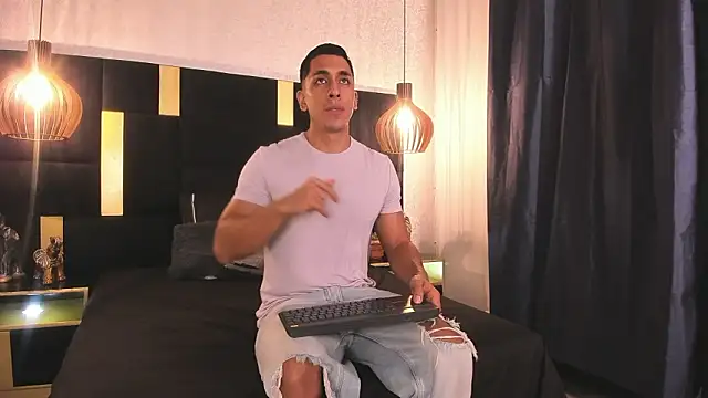 Lucio  Fox online show from February 2026 11:36:02 AM