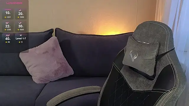 CarolineGuthrie online show from September 2025 01:00:01 PM