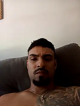 nnyzinho17 online show from December 2025 04:57:01 PM