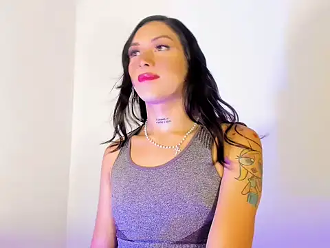 Megan Gil  online show from September 2025 11:15:02 PM