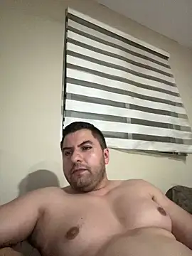 raulgzz4 online show from May 2026 04:52:02 AM