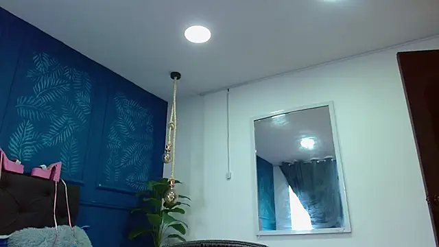 zohet kriss online show from March 2026 02:56:01 PM