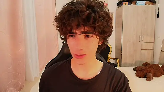 Nude Boy18 online show from October 2025 06:43:02 AM