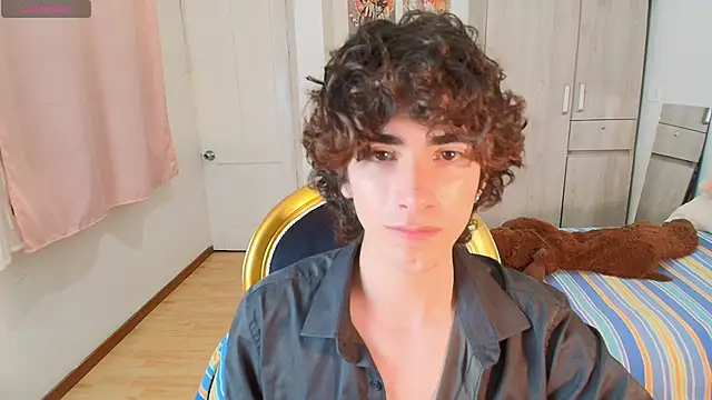 Nude Boy18 online show from November 2025 04:12:02 AM