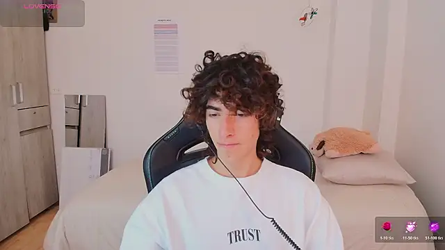 Nude Boy18 online show from February 2026 04:57:01 PM